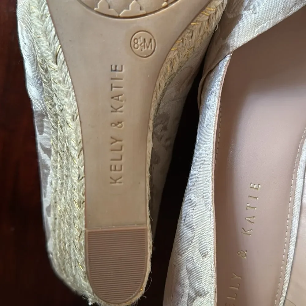 New Kelly & Katie Ivala Espadrille Wedge Toe Metallic Cheetah Print Size 8.5